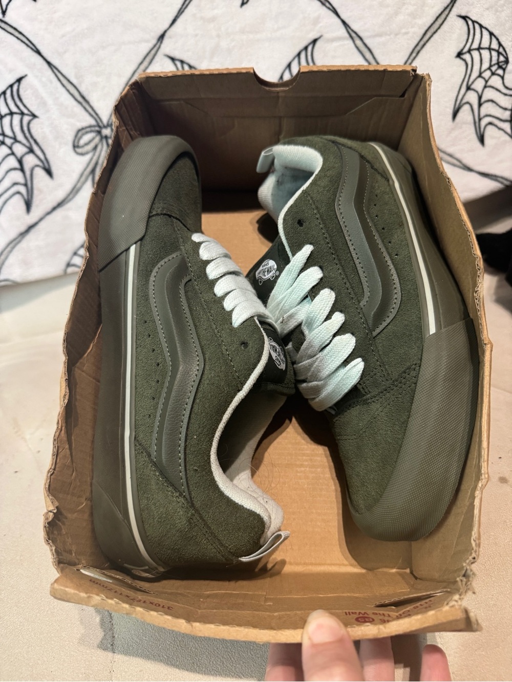 Vans Men’s Knu Skool Utility Mono Olive Sneakers